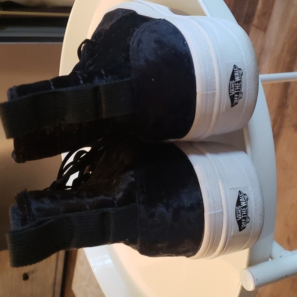 Van's Black Crushed Velvet Sentry Hi-top Sneakers size 10. FF27 - Picture 2 of 7